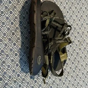 Chaco Strappy Black and Olive Sandals Chaco | Shoes | Chaco Strappy Sandals In Olive And Black  main image 4